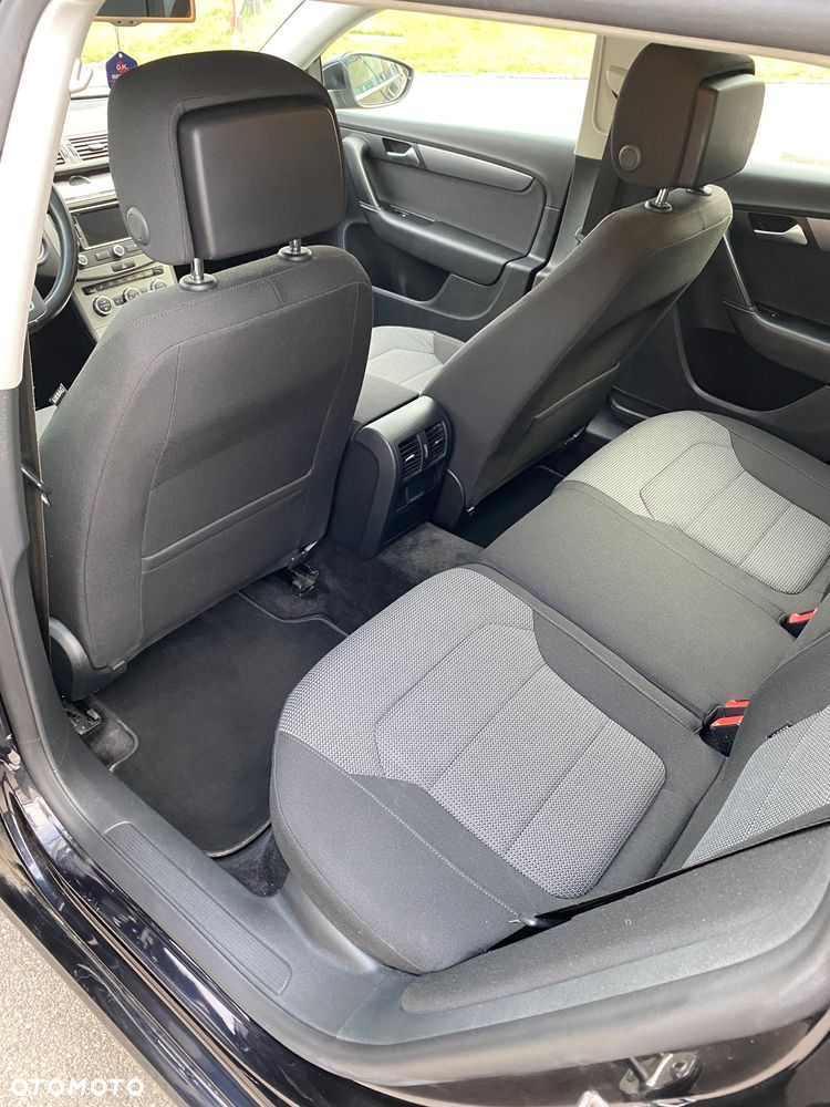 Volkswagen Passat 2.0 TDI DSG BlueMotion Technology Comfortline - 14