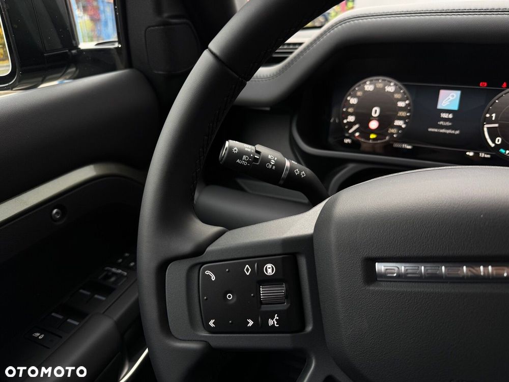 Land Rover Defender - 10