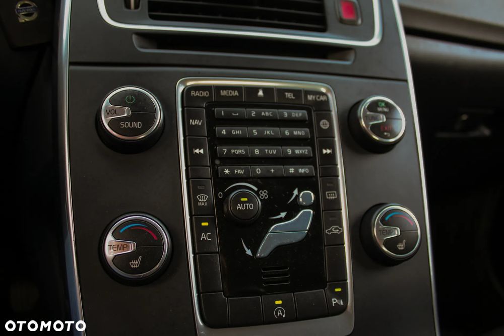 Volvo V60 D3 Summum - 36