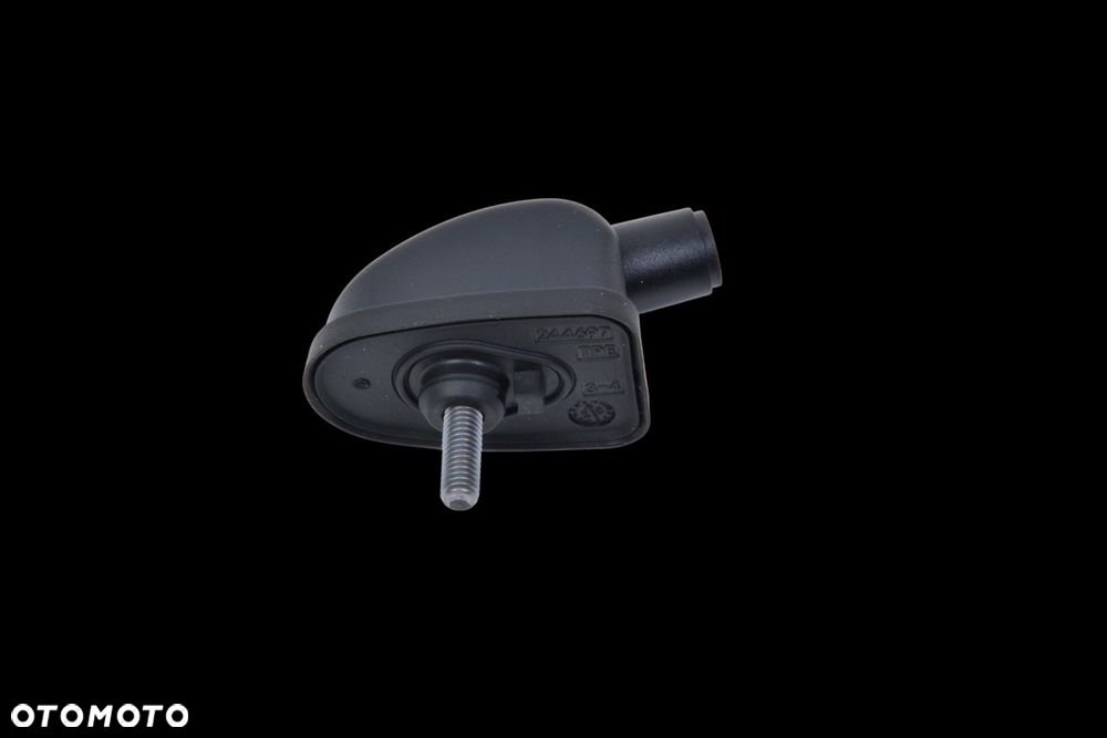 5801473636 Iveco Daily 2014 2019 mocowanie anteny samochodowej - 1