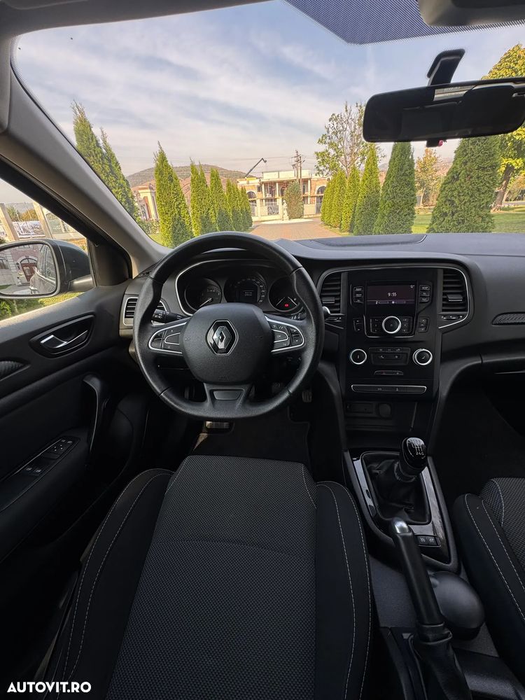 Renault Megane ENERGY TCe 100 LIFE - 5