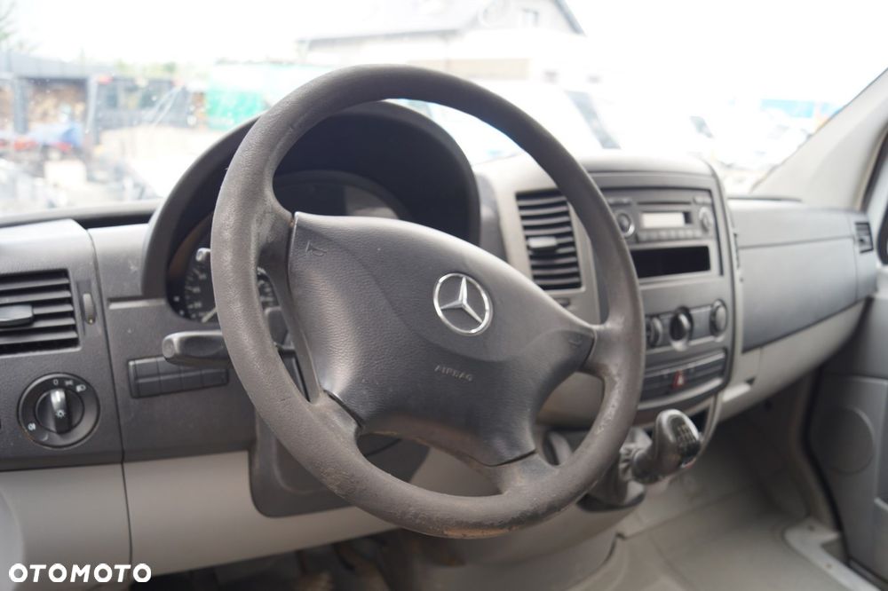 Mercedes-Benz Sprinter - 16