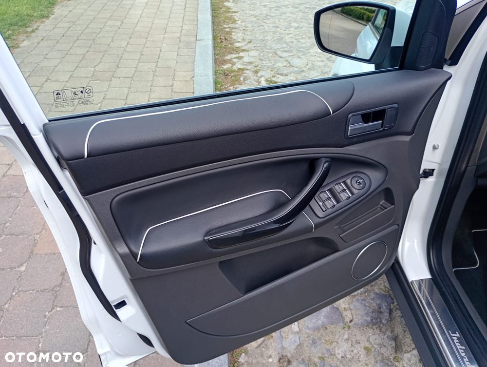 Ford Kuga 2.5 4x4 Individual - 33