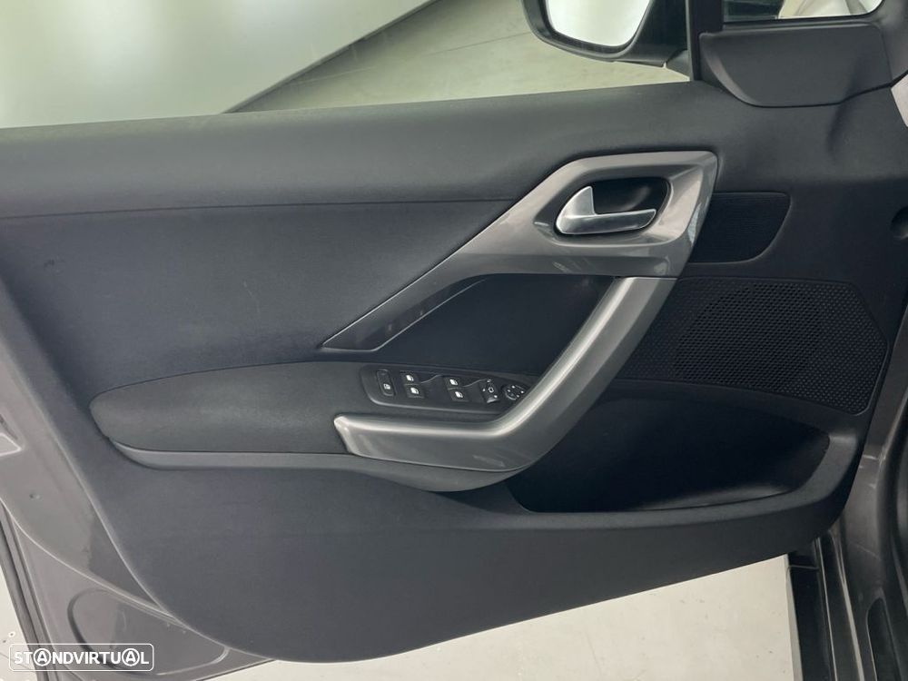 Peugeot 2008 1.6 BlueHDi Style - 17