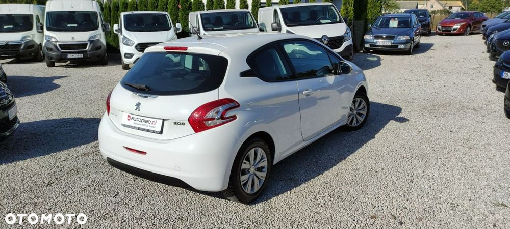 Peugeot 208 - 17