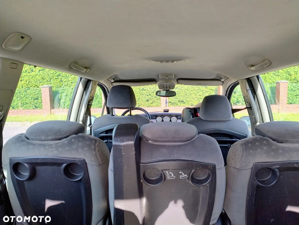 Citroën C8 2.0 HDi Confort - 14