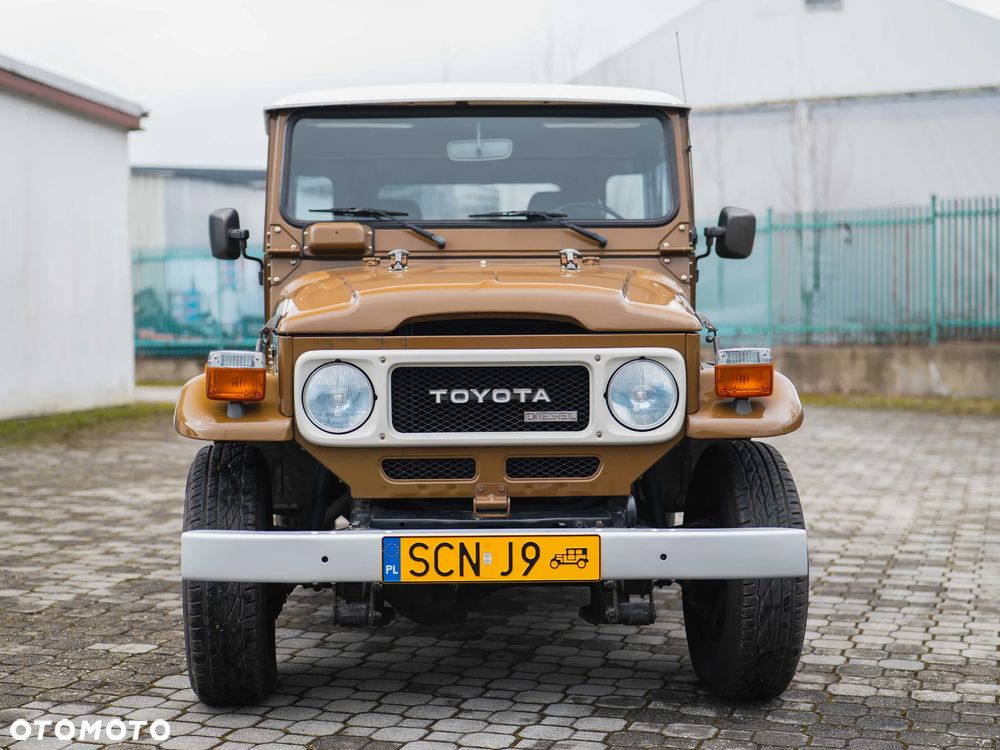 Toyota Land Cruiser - 3