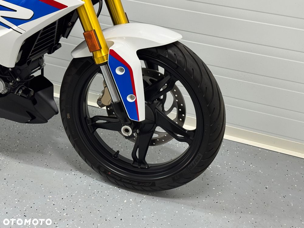 BMW G - 10