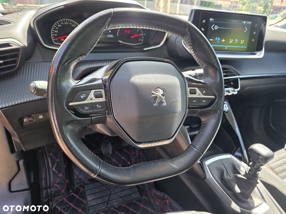 Peugeot 2008 PureTech 100 Allure - 10