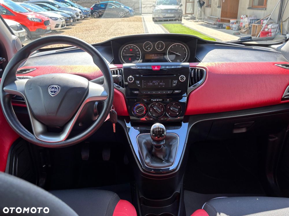 Lancia Ypsilon Y 1.2 8v Black & Red Edition - 19