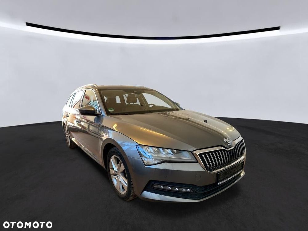 Skoda Superb 2.0 TDI SCR Style DSG - 2