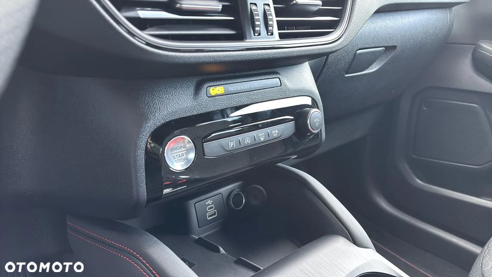 Ford Kuga 1.5 EcoBoost FWD ST-Line X - 17