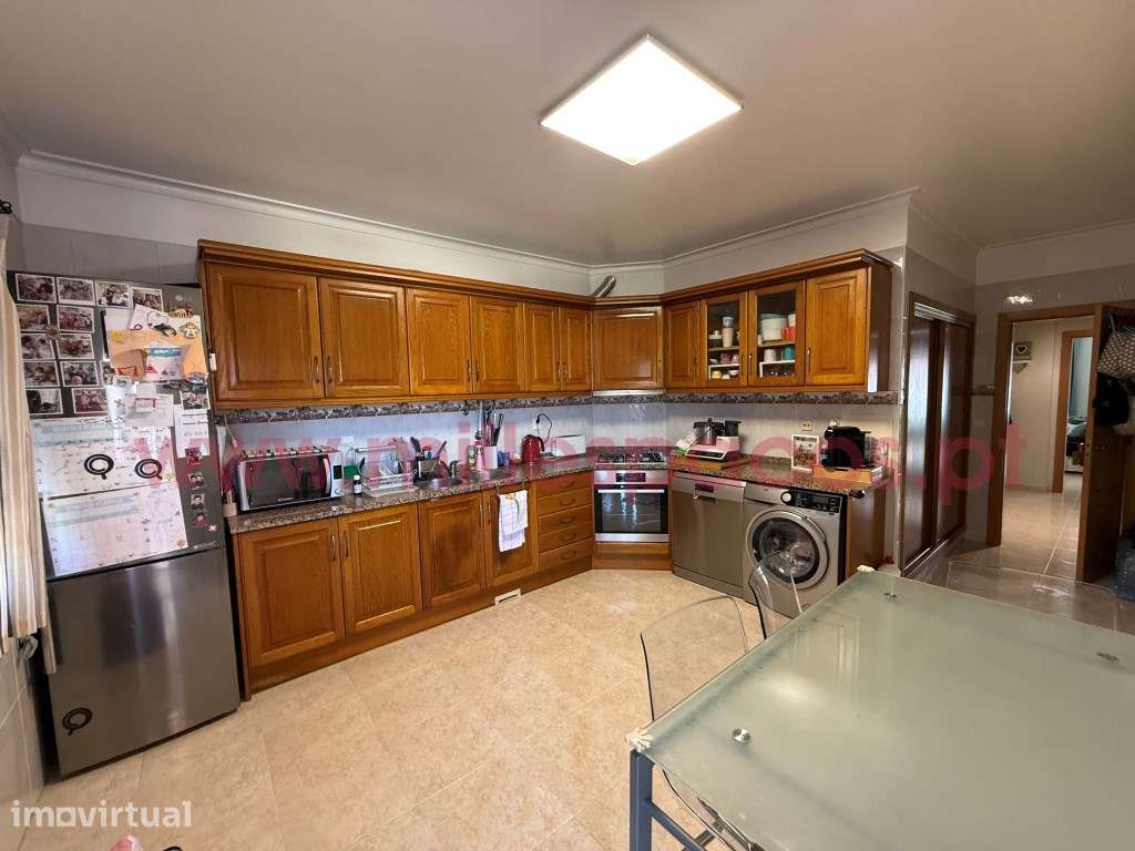 Apartamento T3 usado em Montijo com garagem e elevador - Grande imagem: 2/24
