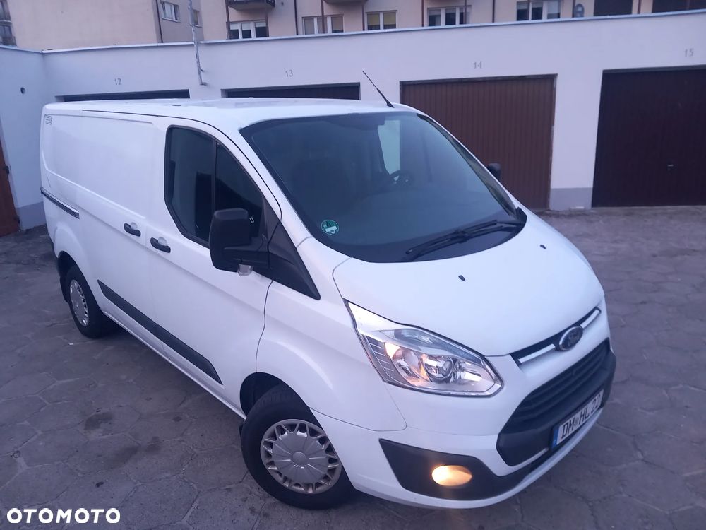 Ford TRANSIT CUSTOM - 9