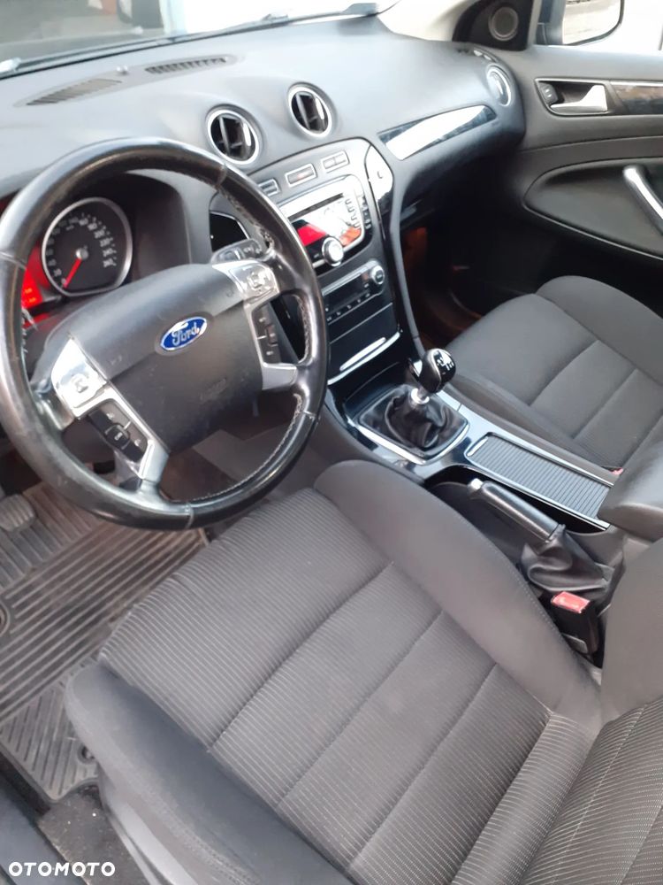 Ford Mondeo 2.0 TDCi Ghia - 9