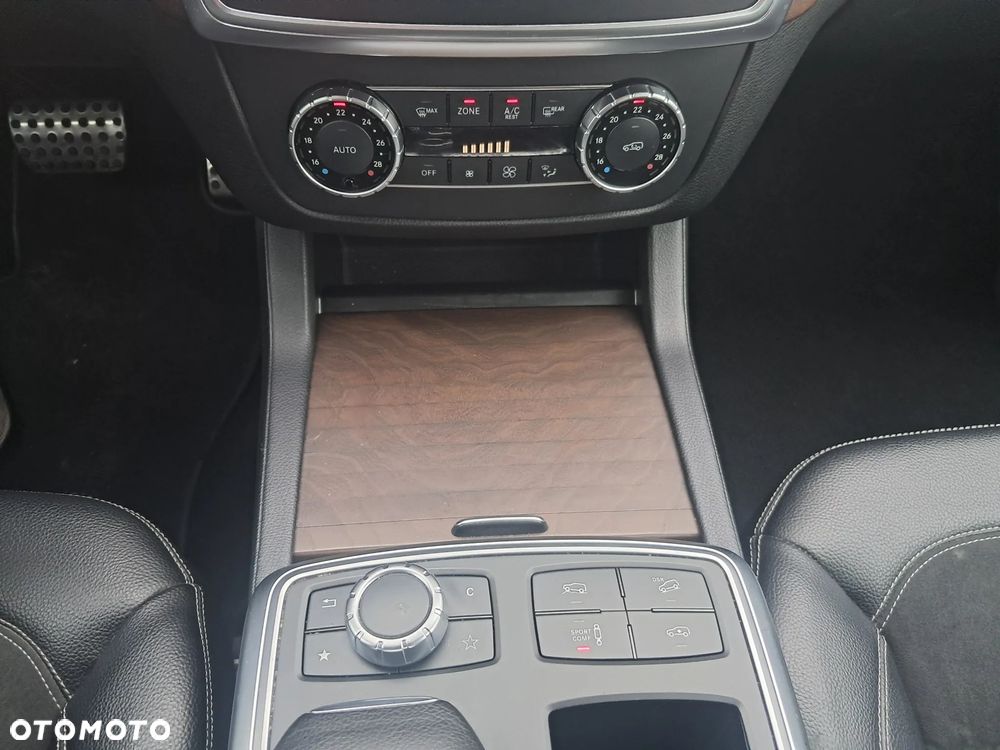 Mercedes-Benz ML - 26