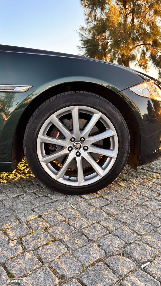 Jaguar XJ 3.0 D V6 Premium Luxury - 35
