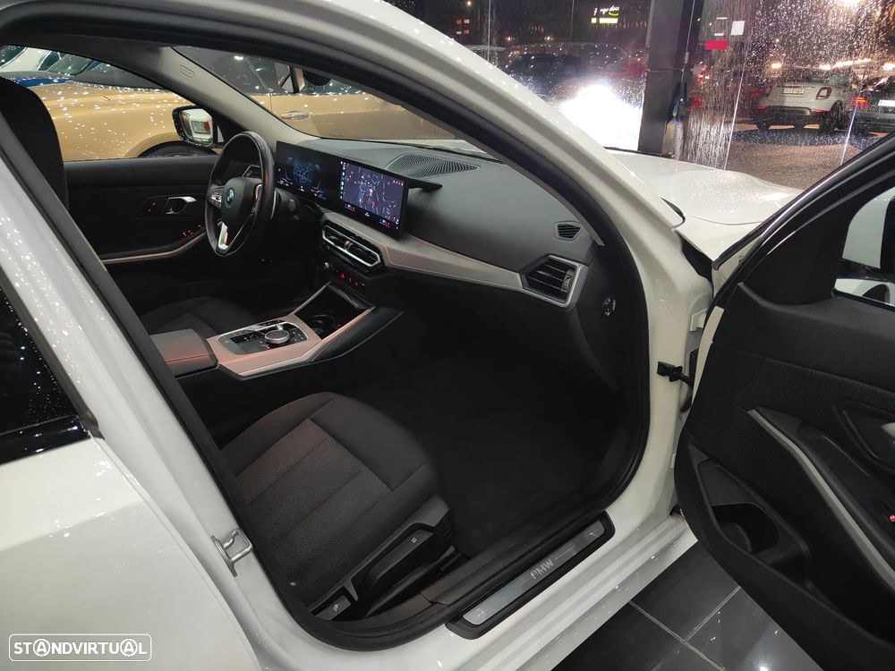 BMW 320 e Auto - 30