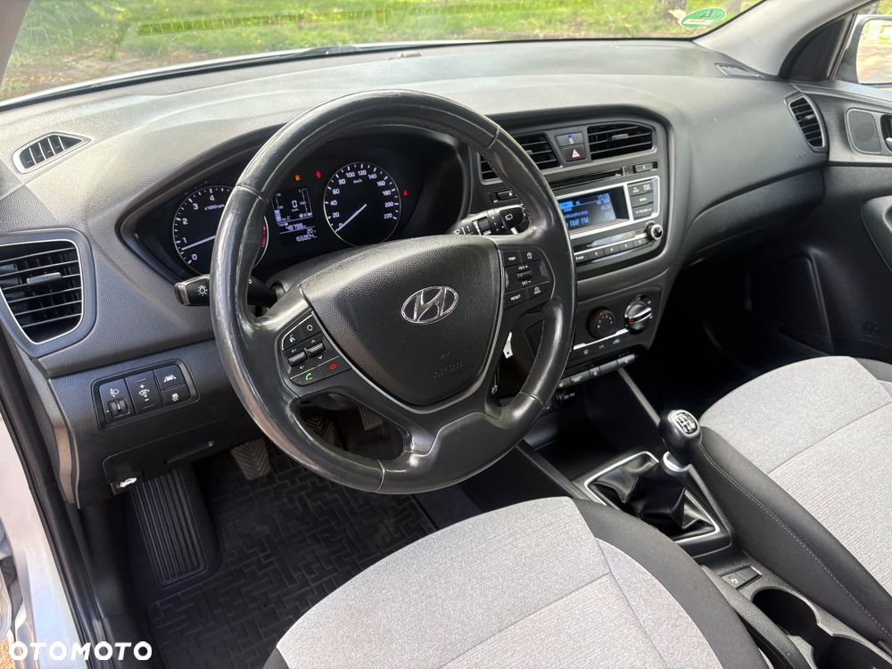 Hyundai i20 blue 1.2 Advantage+ - 35