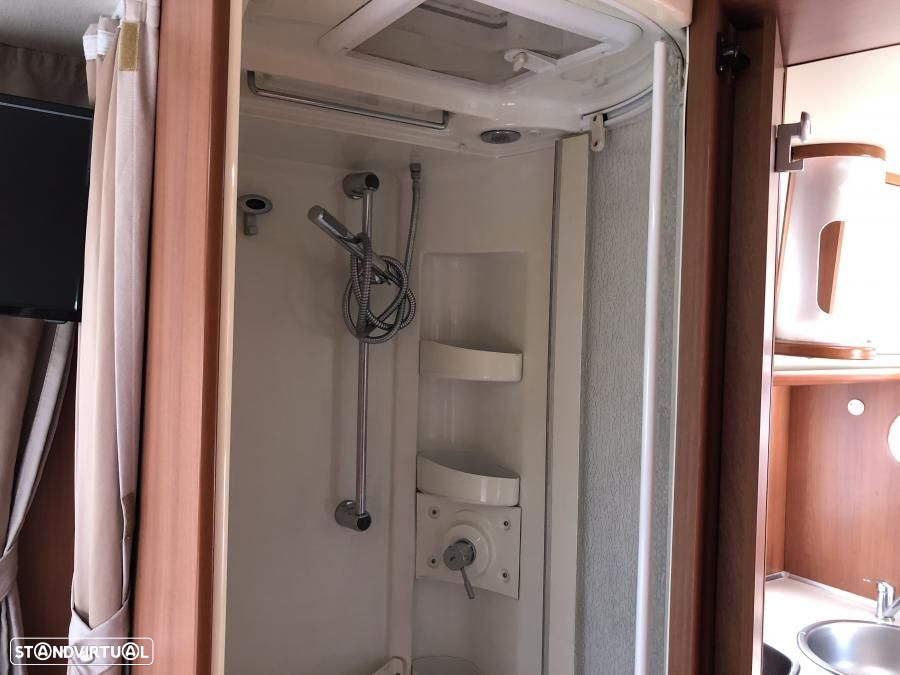 Laika Serie X X713r cama central - 33