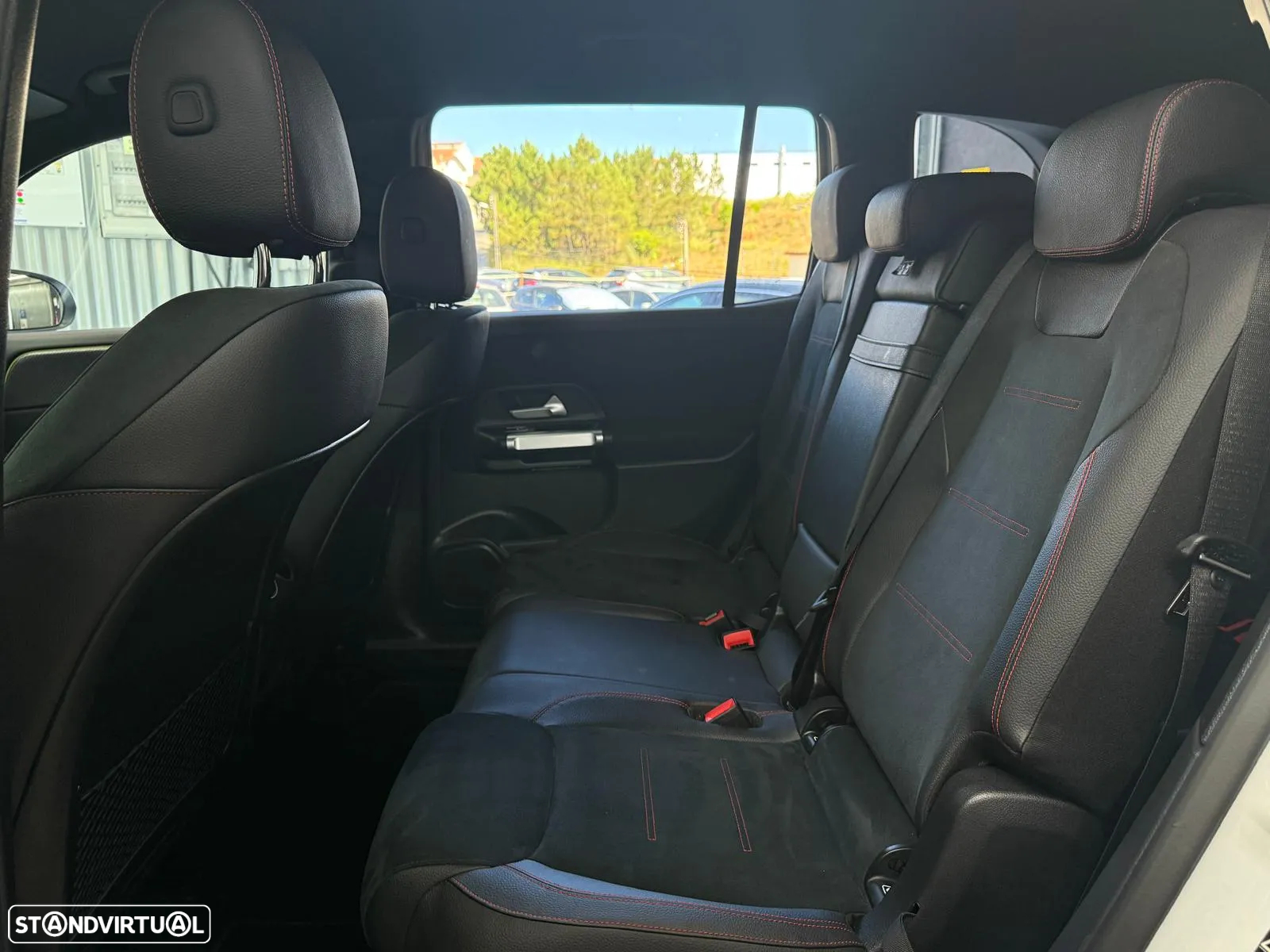 Mercedes-Benz GLB 180 d AMG Line - 36