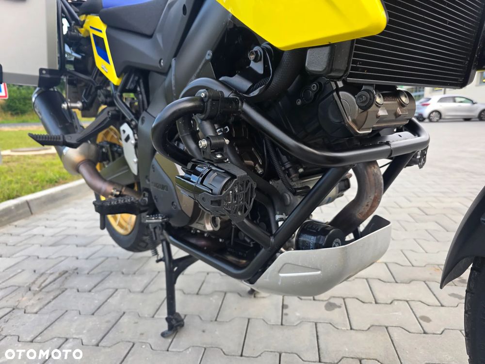 Suzuki V-STROM - 12