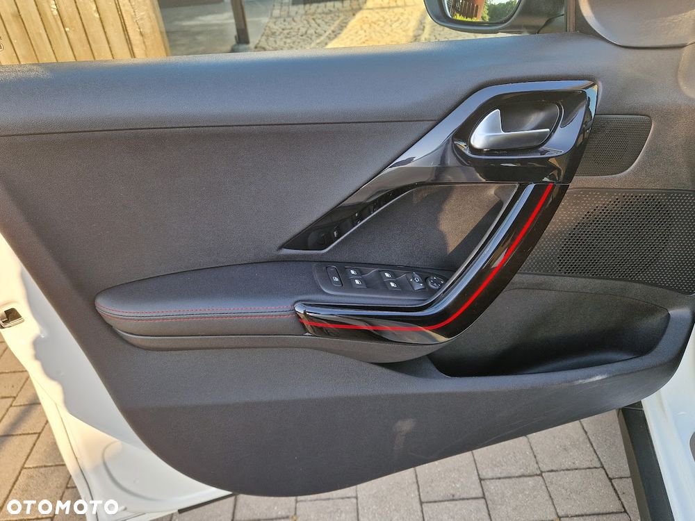 Peugeot 2008 PureTech 130 Stop&Start GT-Line Edition - 19