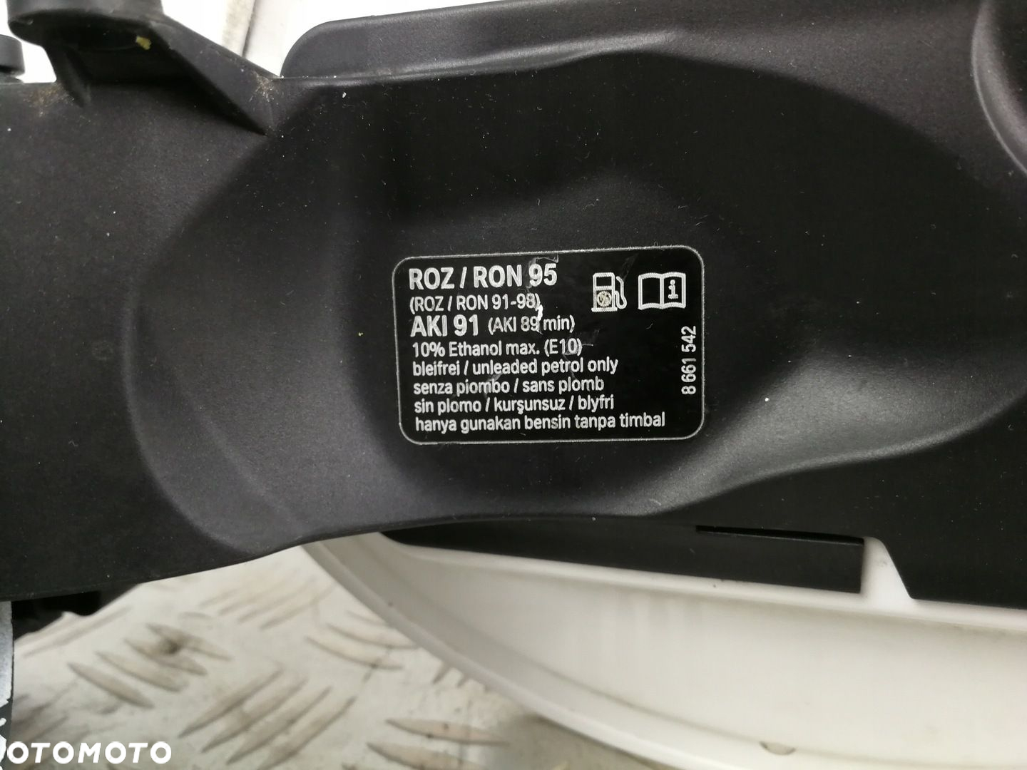 7434642 7409543 klapka wlewu paliwa pokrywka obudowa osłona BMW F20 F21 F22 - 6