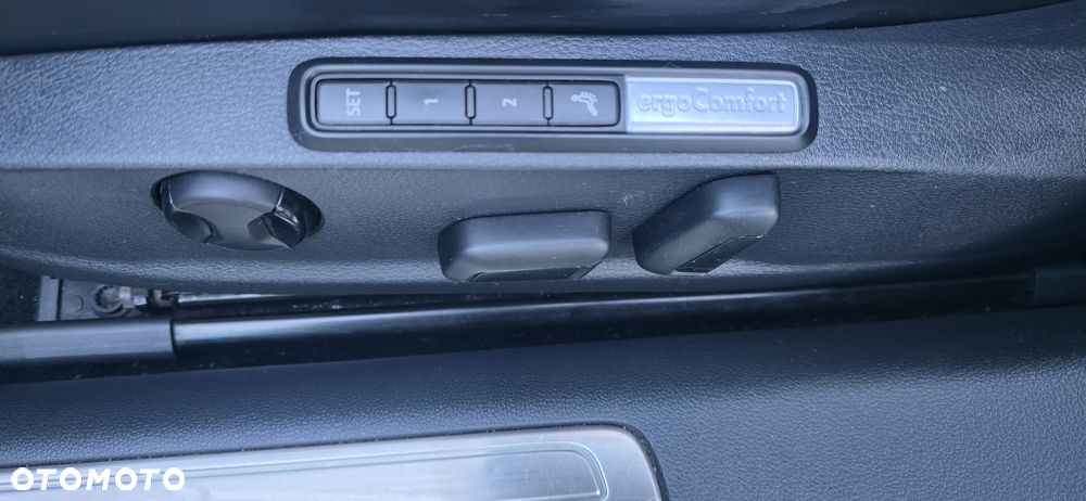 Volkswagen Passat 2.0 TDI 4Mot Elegance DSG - 28