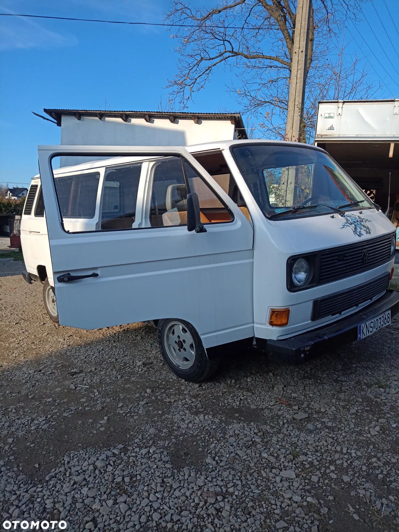 Volkswagen Transporter - 1