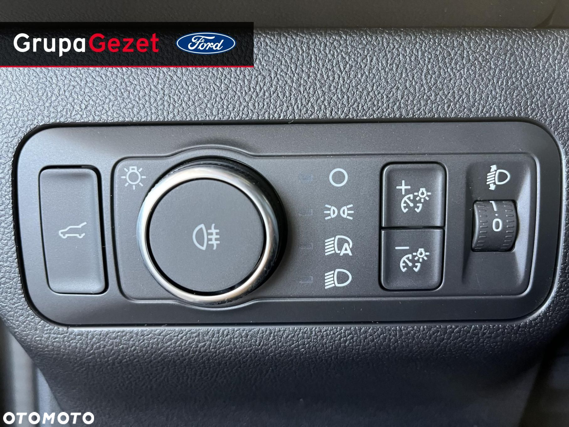 Ford Kuga - 12