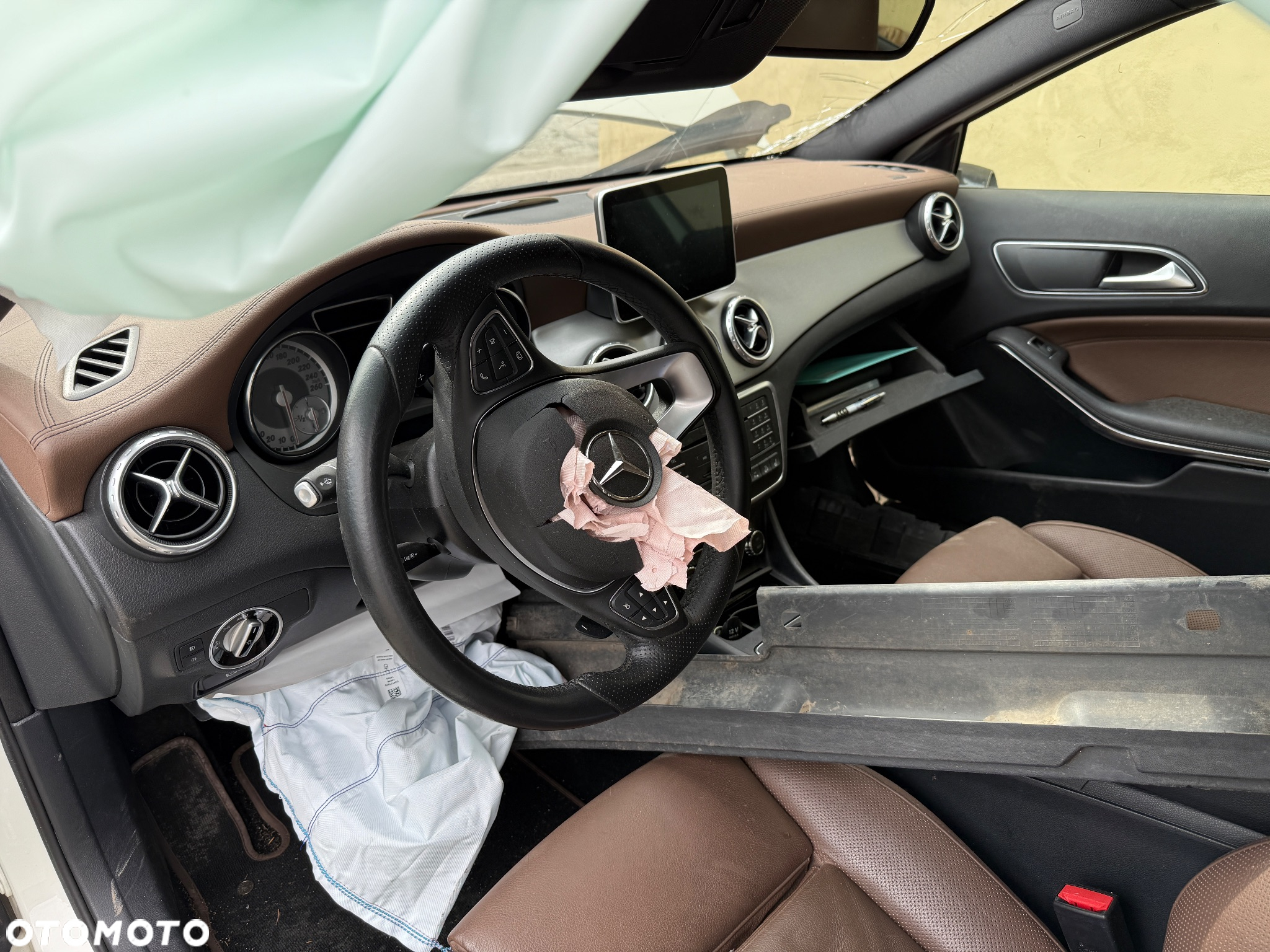Mercedes-Benz GLA 250 4-Matic - 9