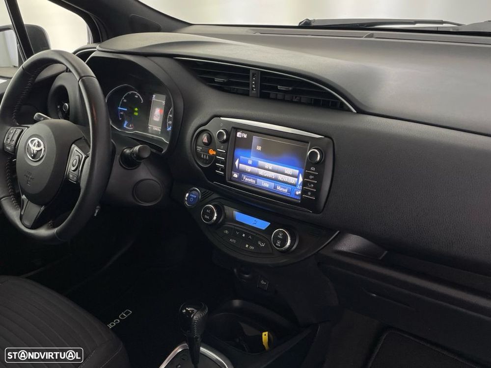 Toyota Yaris 1.5 HSD Square Collec.White - 23