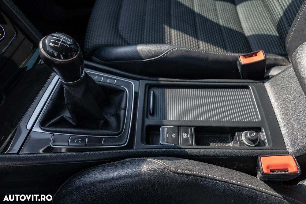 Volkswagen Golf 2.0 TDI BMT Highline - 13