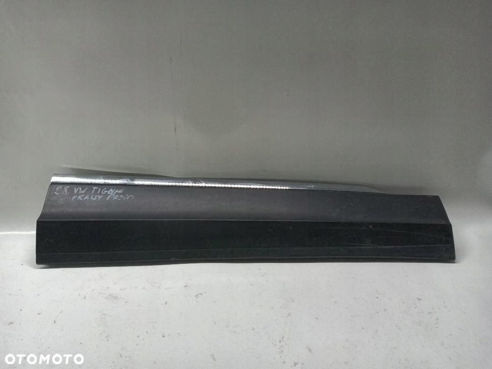 LISTWA DRZWI PRAWY PRZÓD PRZEDNIA VW TIGUAN - 1