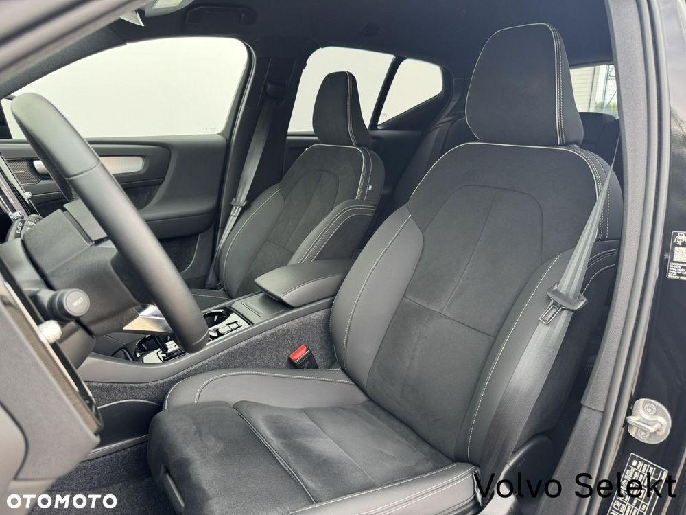 Volvo XC 40 B3 Plus Dark - 11