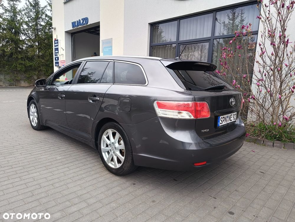 Toyota Avensis 2.0 Sol plus - 29