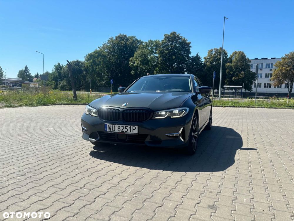 BMW Seria 3 320d xDrive Luxury Line Purity
