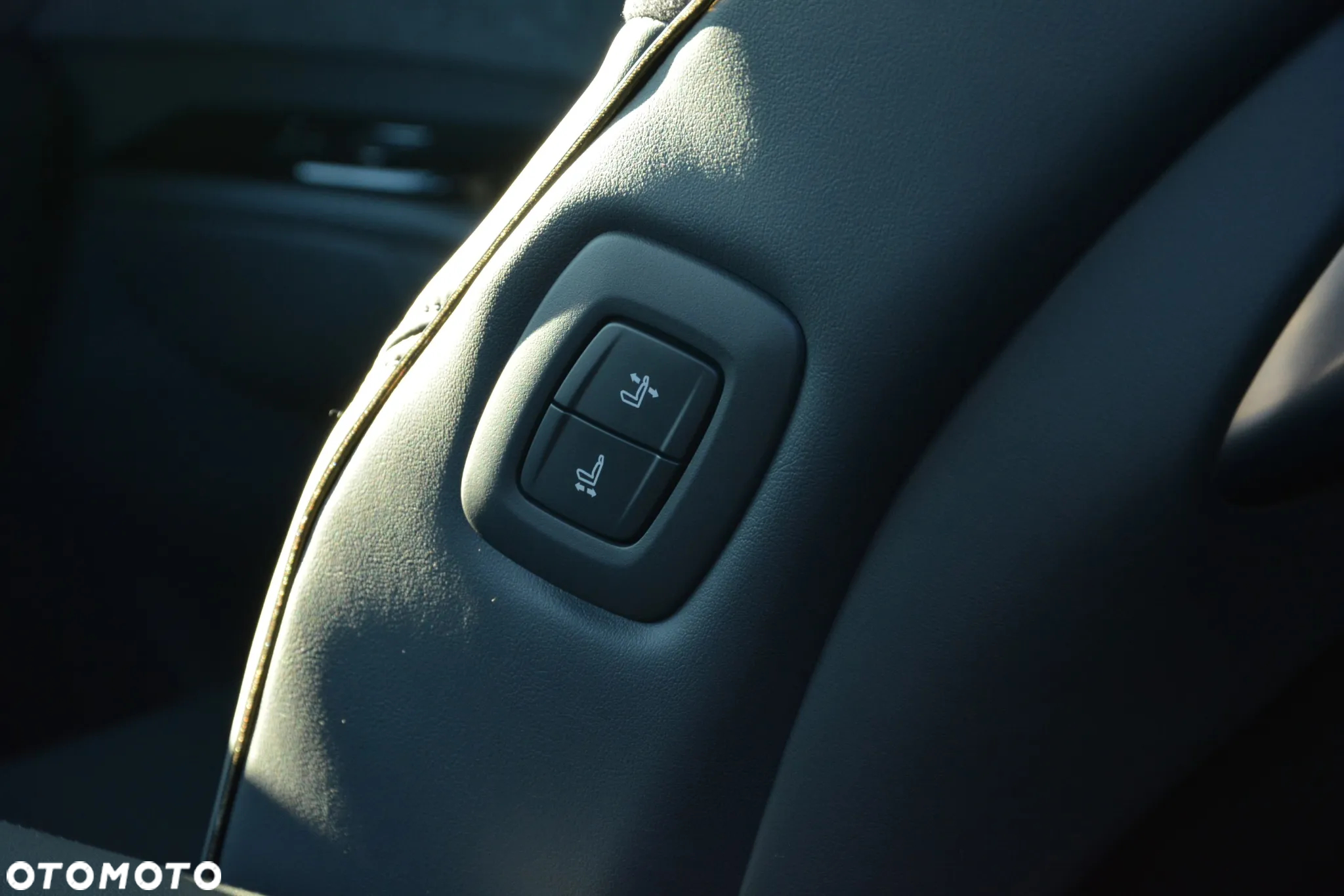 Lexus LM 350h Prestige - 13