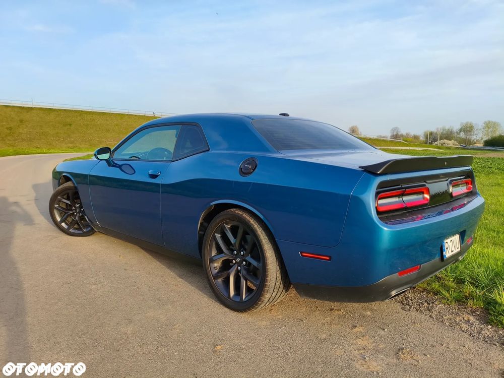 Dodge Challenger - 2