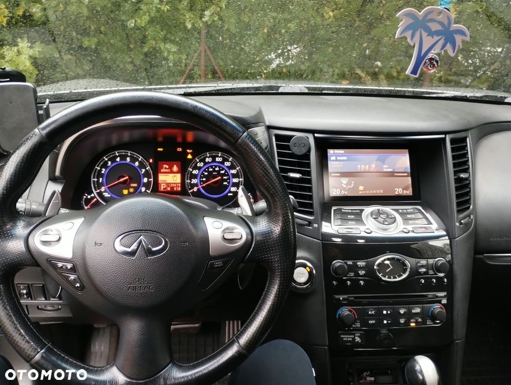 Infiniti FX - 10