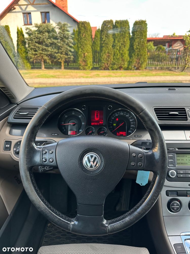 Volkswagen Passat 2.0 TDI DPF DSG Comfortline - 19