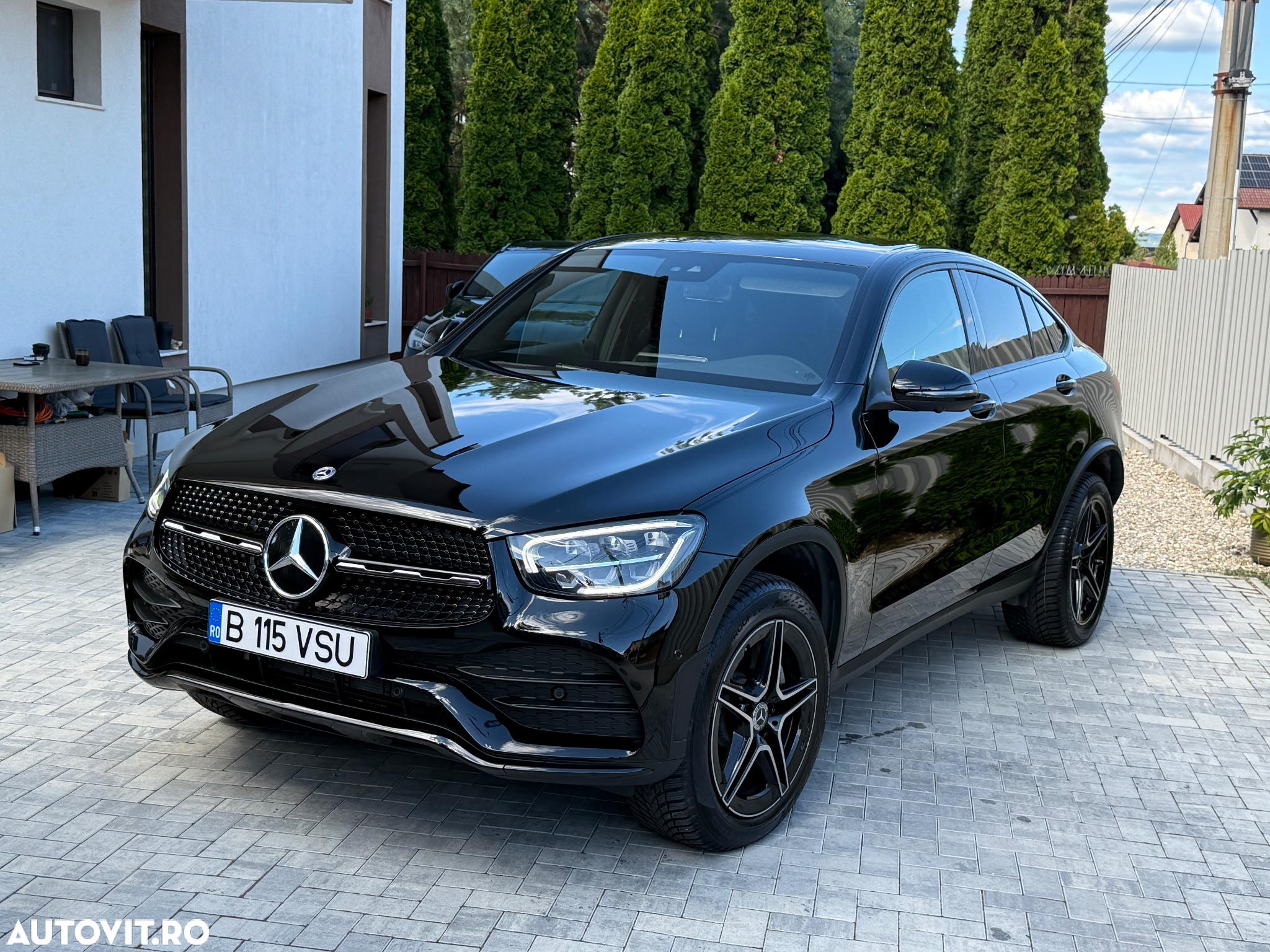 Mercedes-Benz GLC Coupe 300 e 4Matic 9G-TRONIC AMG Line - 3