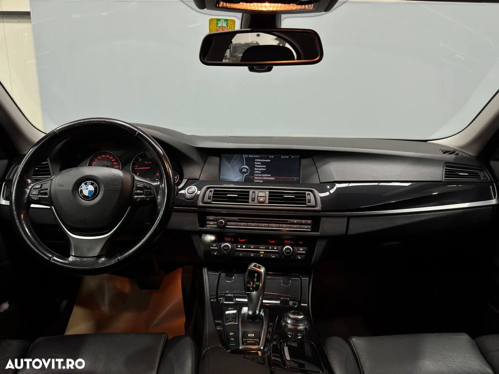 BMW Seria 5 525d xDrive AT - 15