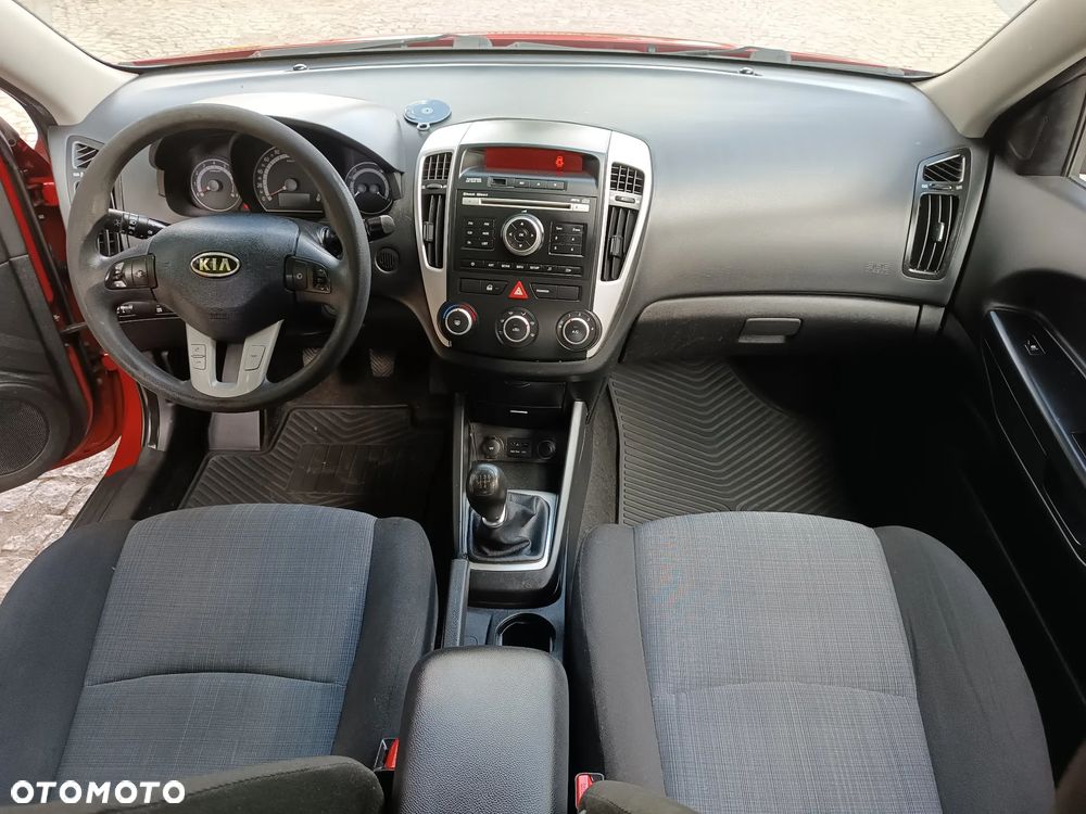 Kia Ceed 1.4 CVVT ISG Attract - 17