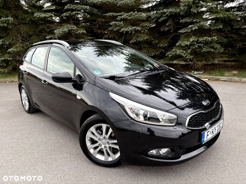 Kia Ceed 1.6 GDI Dream Team Edition - 3