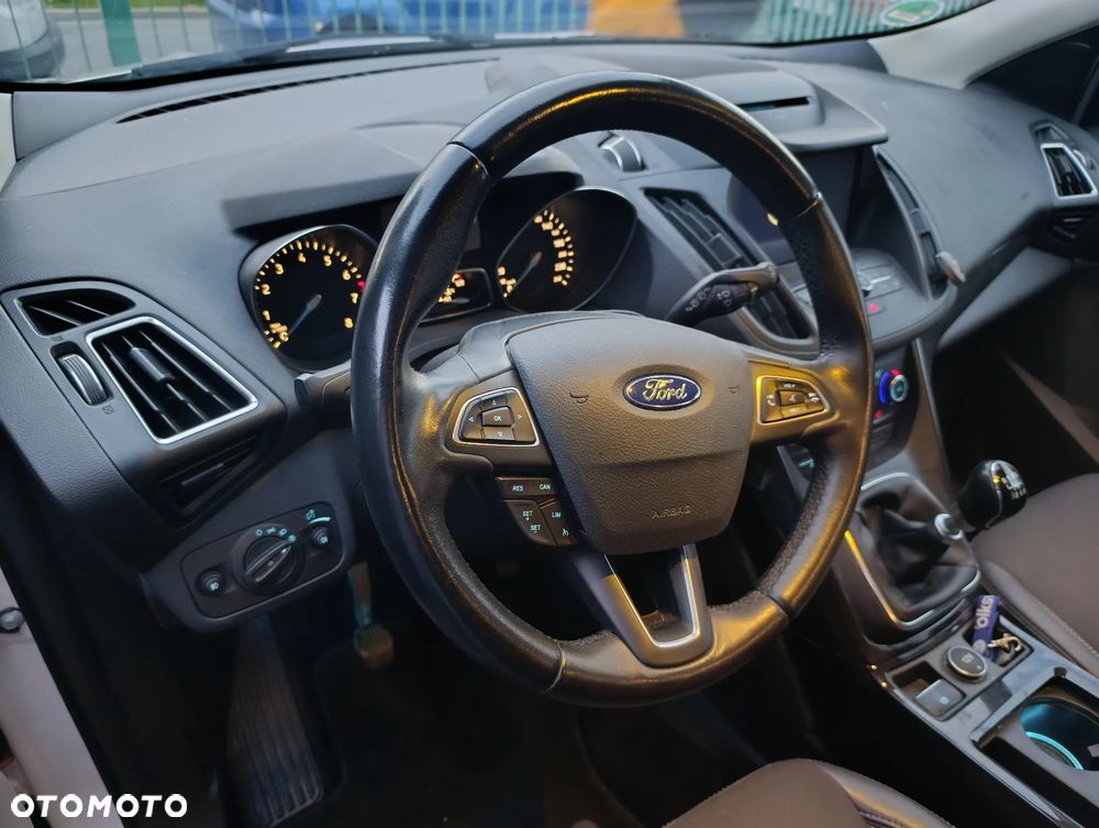Ford Kuga - 6