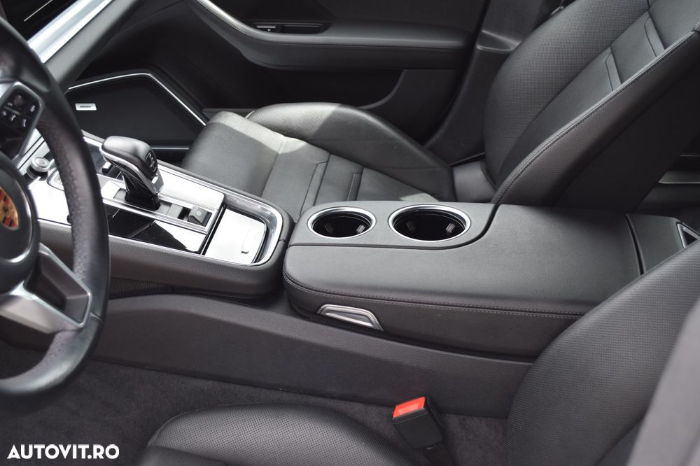 Porsche Panamera - 21