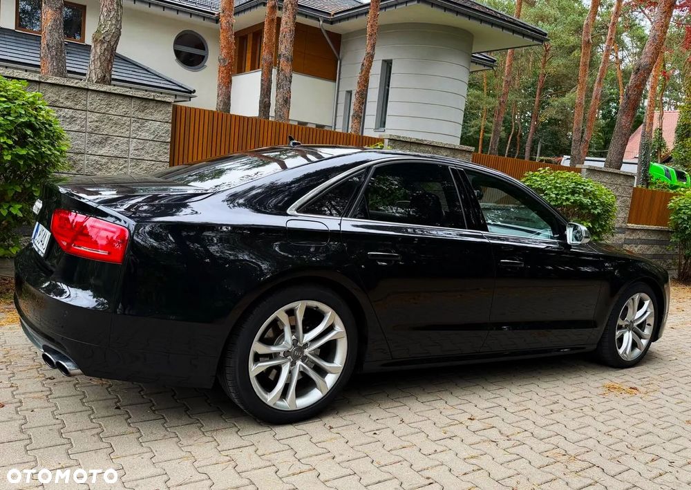 Audi S8 - 16