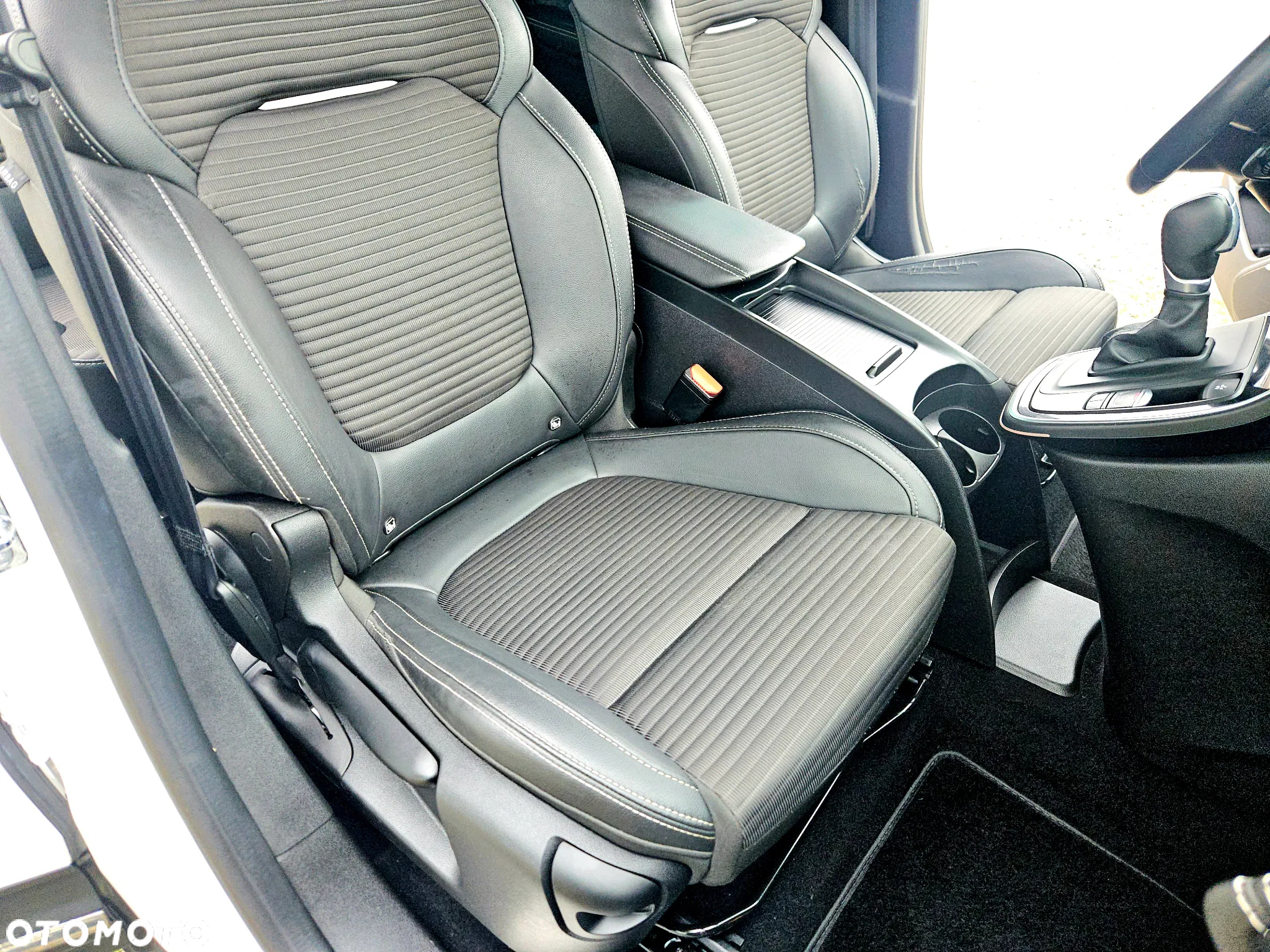 Renault Scenic ENERGY dCi 160 EDC BOSE EDITION - 33